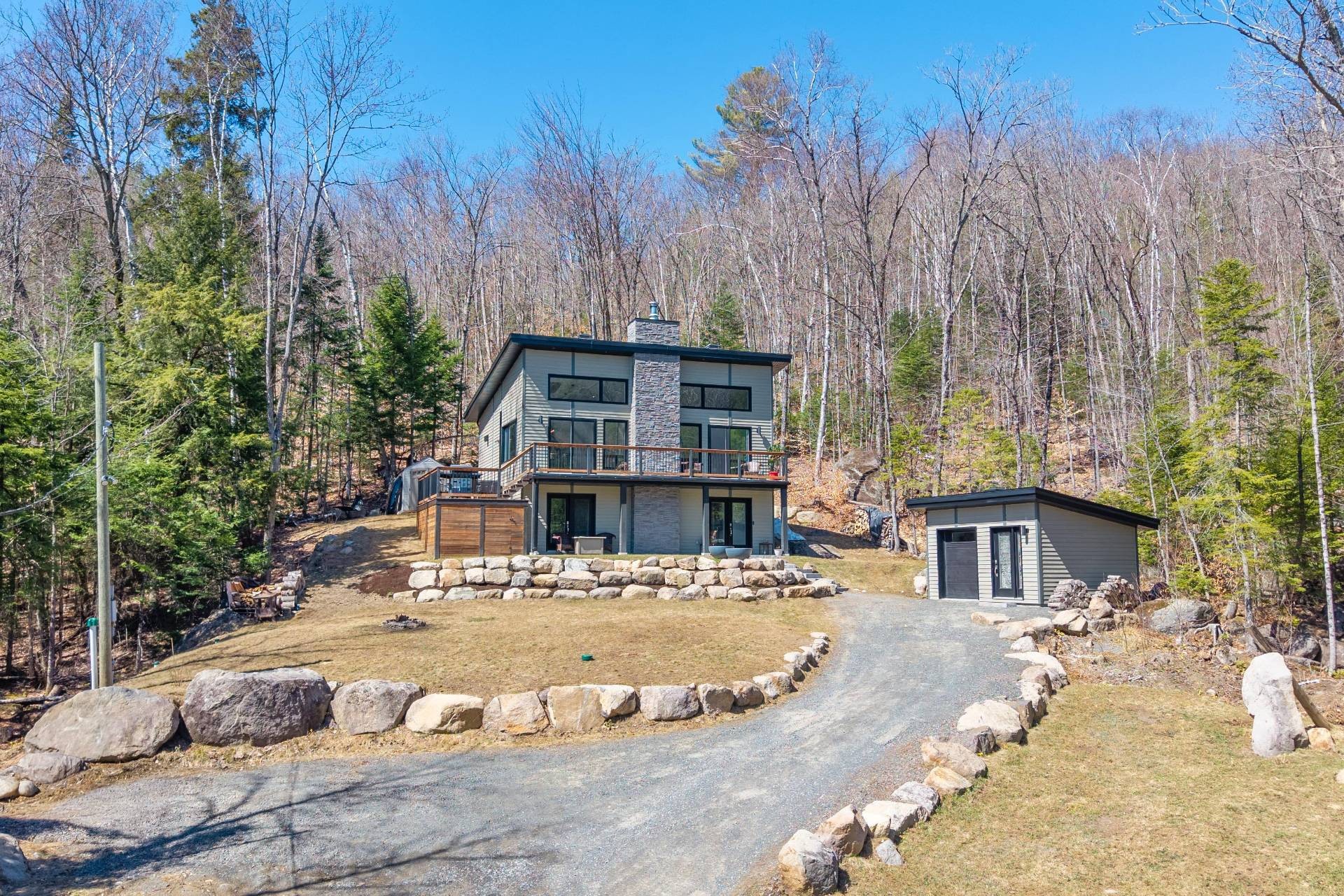 









3732


Ch. du Mont-Sauvage

,
Sainte-Adèle,




QC
J8B2E3

