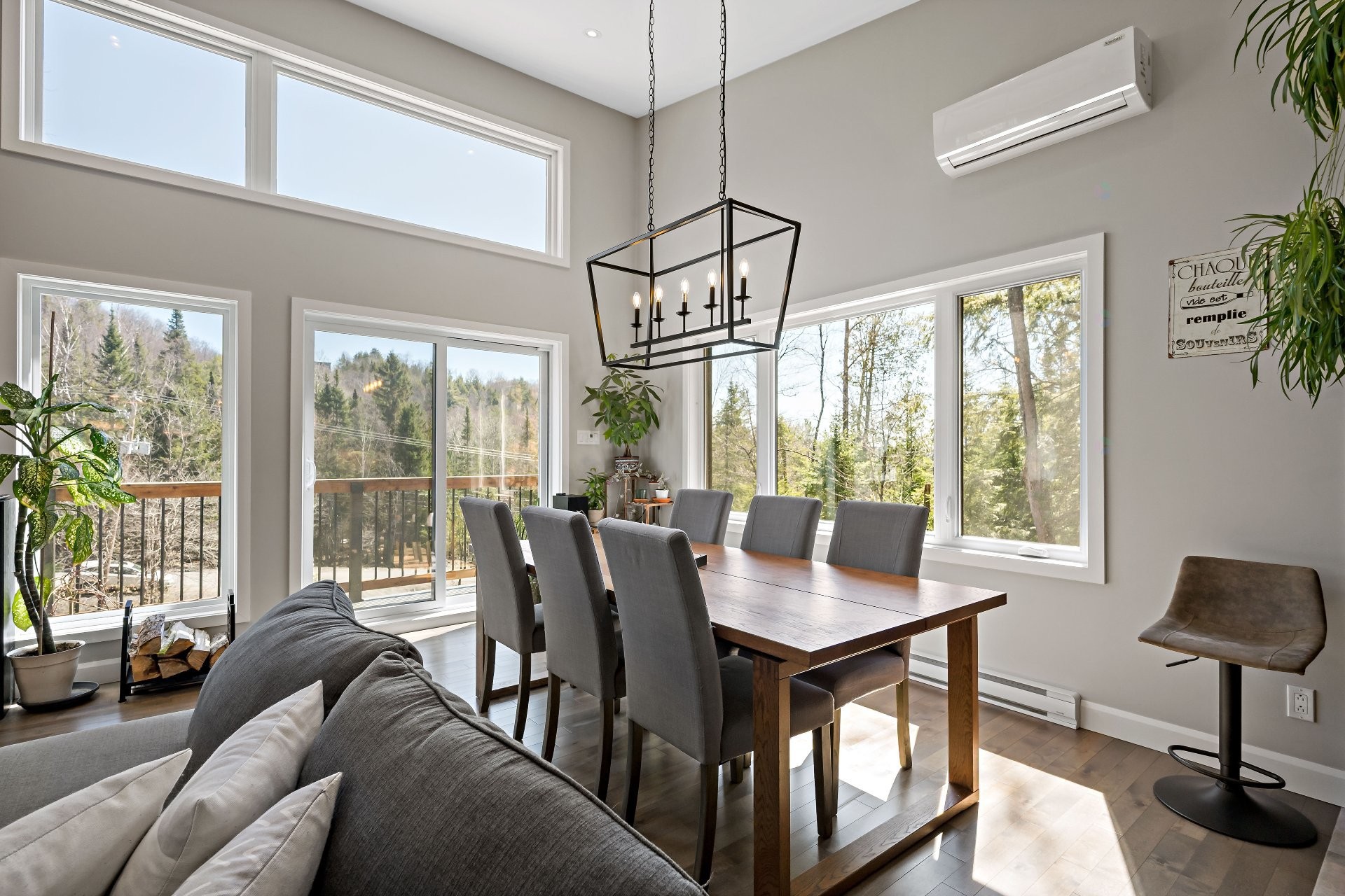 









3732


Ch. du Mont-Sauvage

,
Sainte-Adèle,




QC
J8B2E3


