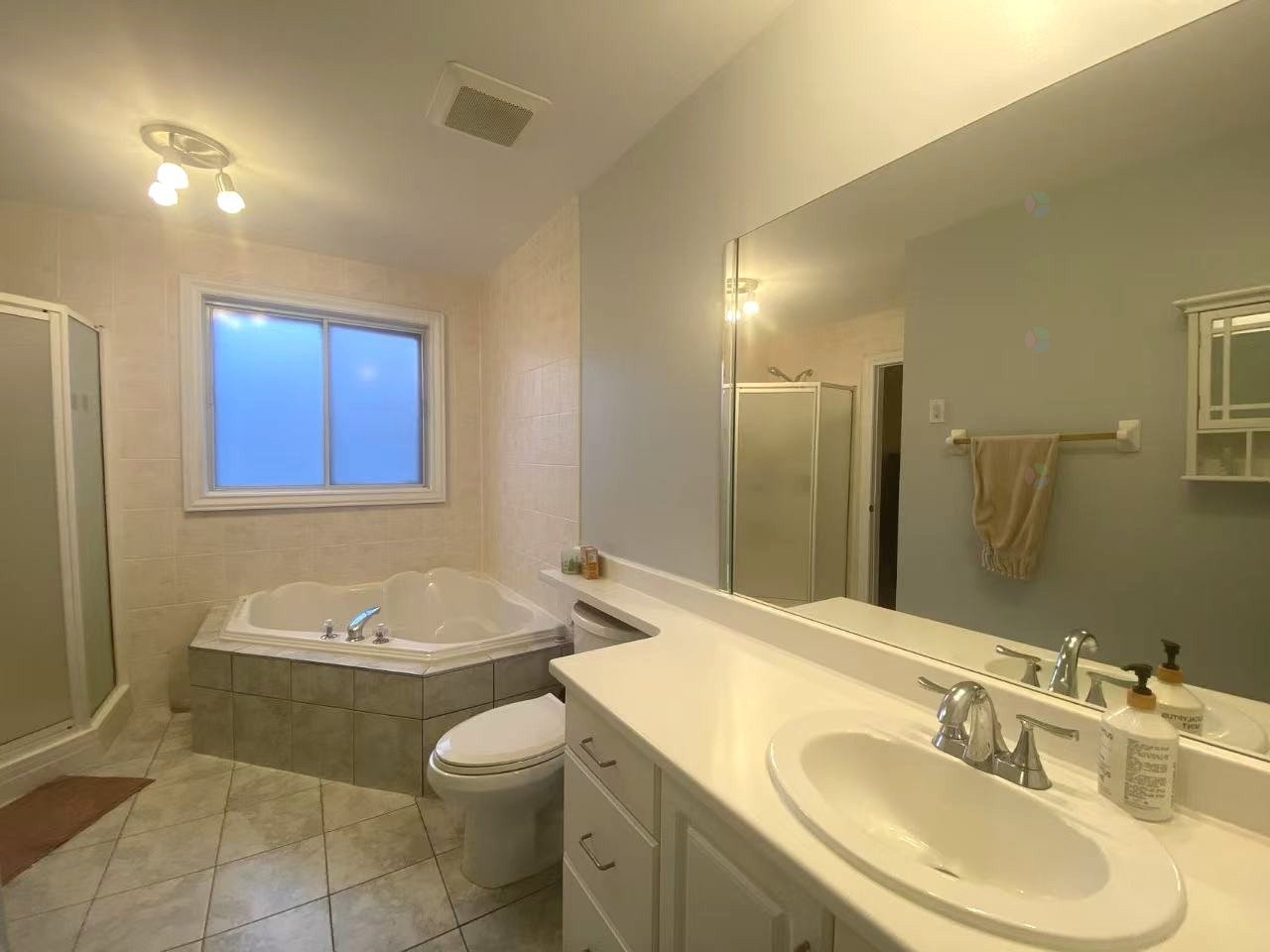 









6792


Rue Marie-Guyart

,
Montréal (LaSalle),




QC
H8N3G7

