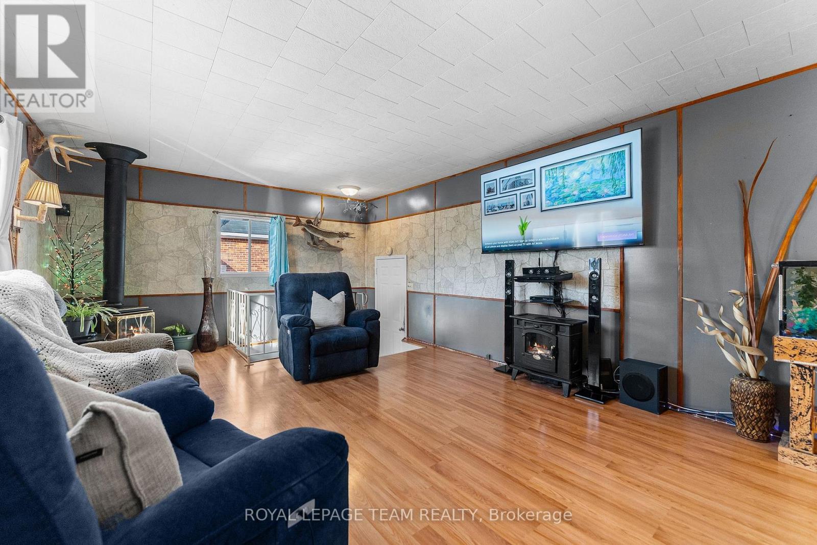 












80 BANK STREET S

,
Renfrew,




Ontario
K7V2E6

