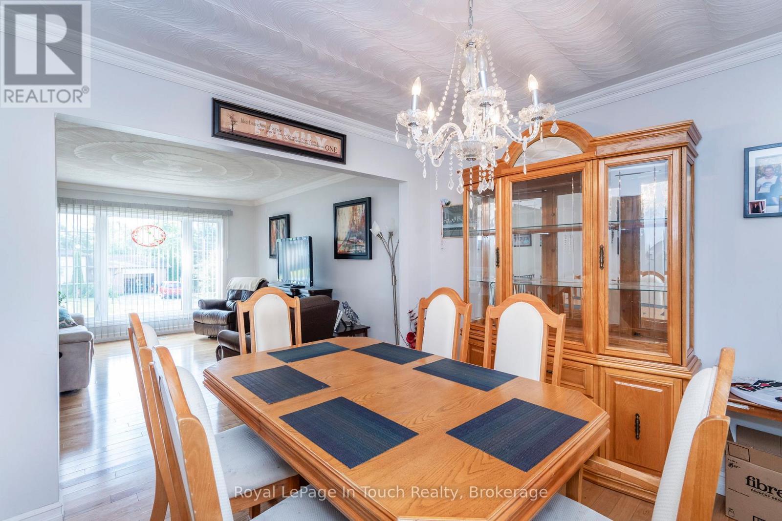 












32 BRIDLE ROAD

,
Penetanguishene,




Ontario
L9M1J5

