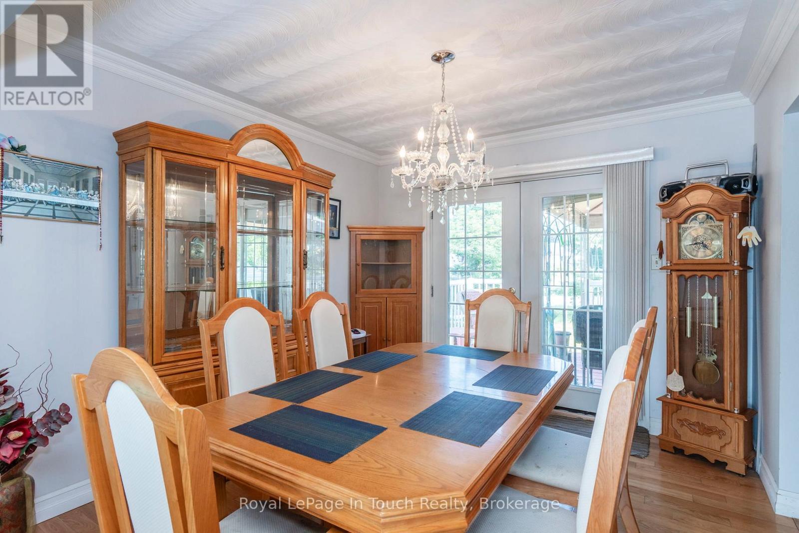 












32 BRIDLE ROAD

,
Penetanguishene,




Ontario
L9M1J5

