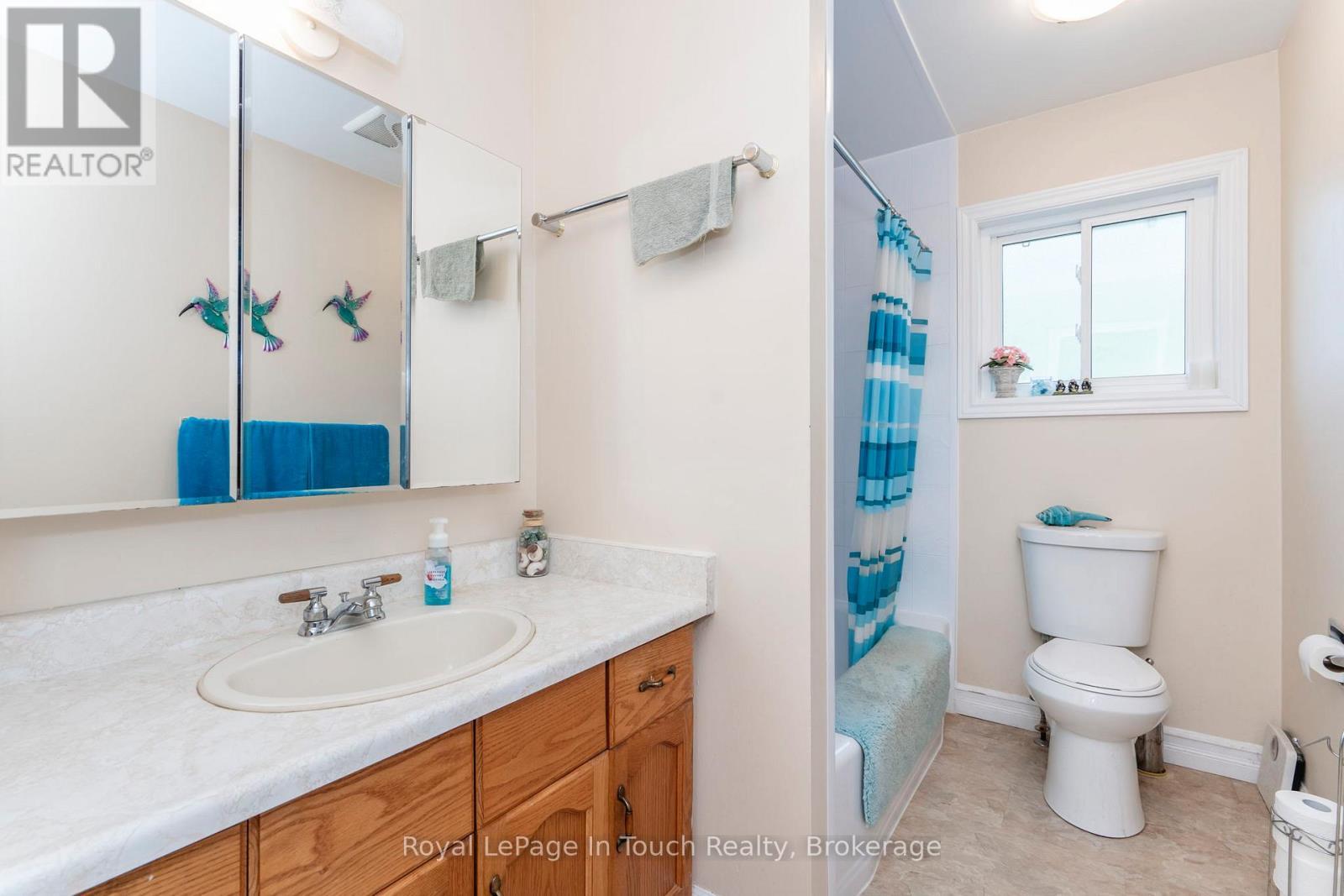 












32 BRIDLE ROAD

,
Penetanguishene,




Ontario
L9M1J5

