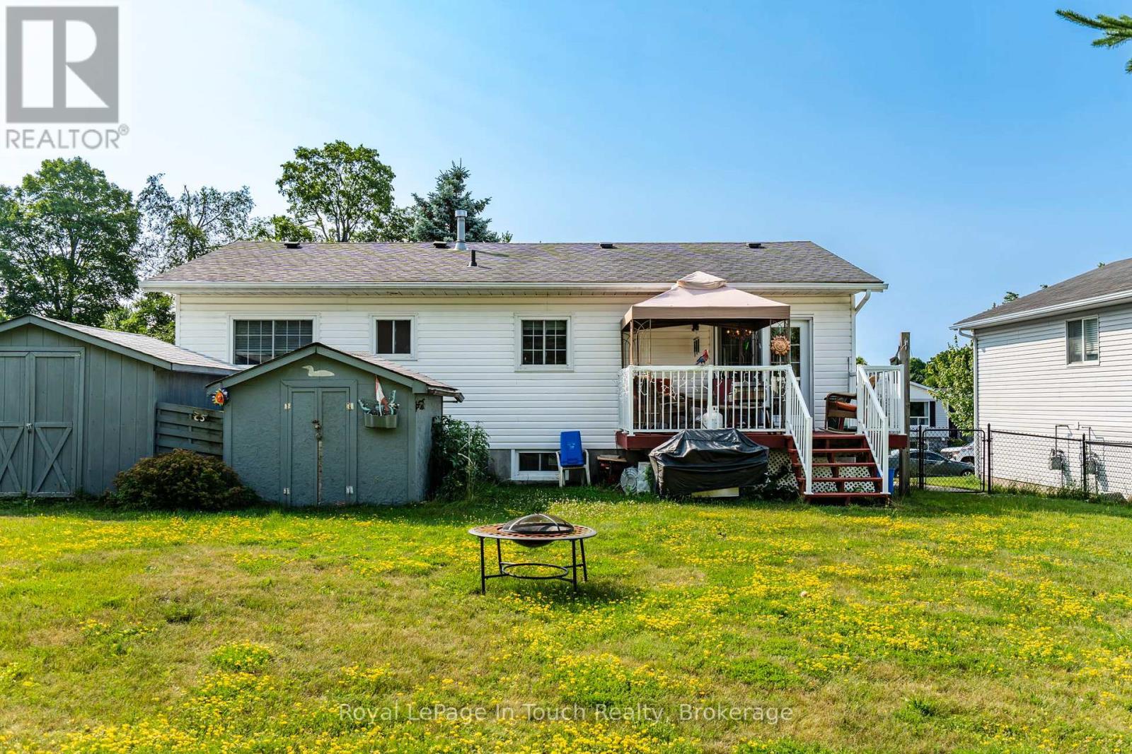 












32 BRIDLE ROAD

,
Penetanguishene,




Ontario
L9M1J5

