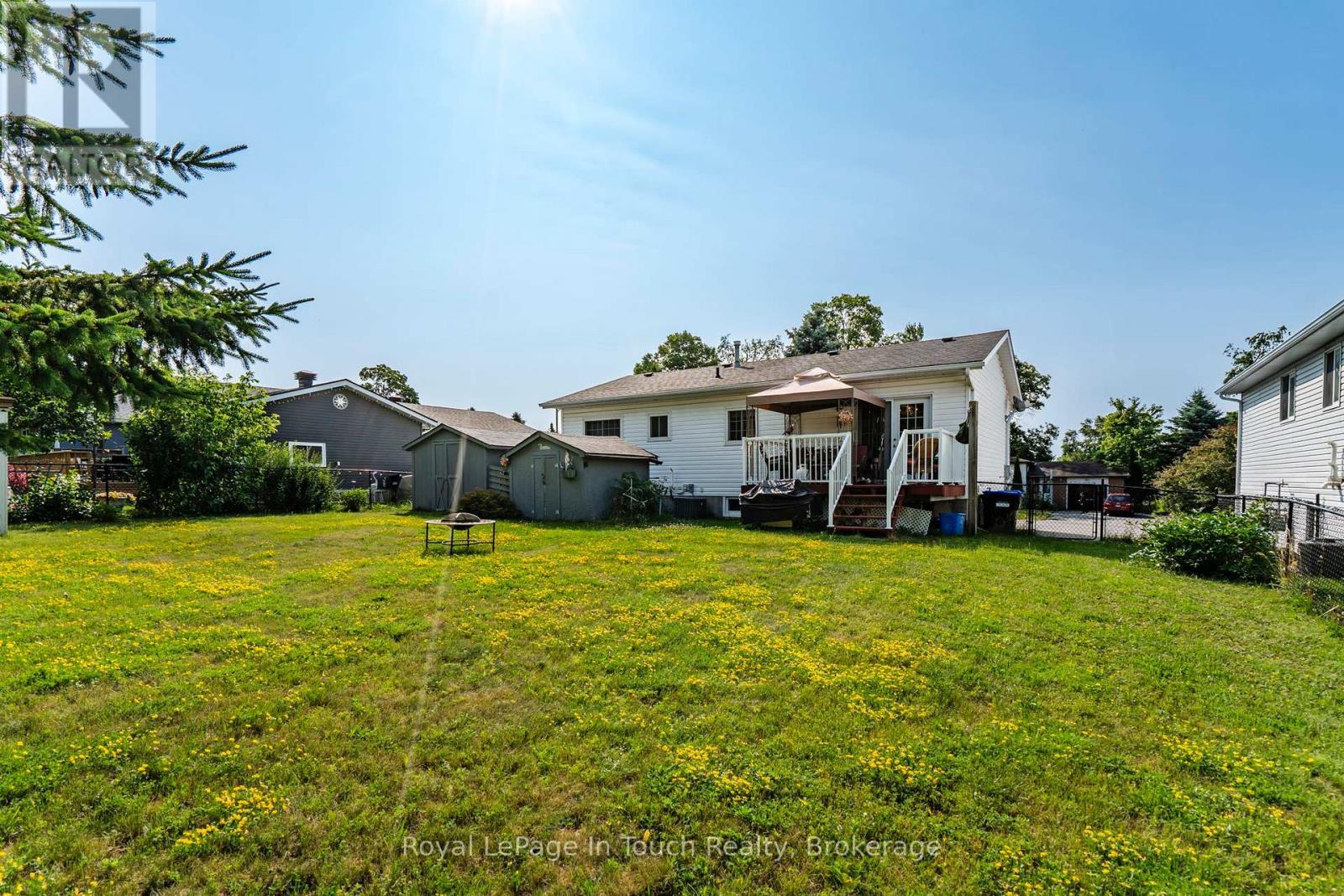 












32 BRIDLE ROAD

,
Penetanguishene,




Ontario
L9M1J5


