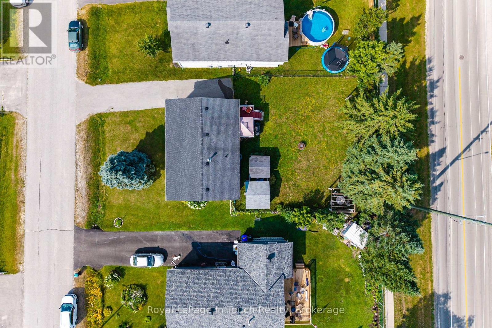 












32 BRIDLE ROAD

,
Penetanguishene,




Ontario
L9M1J5

