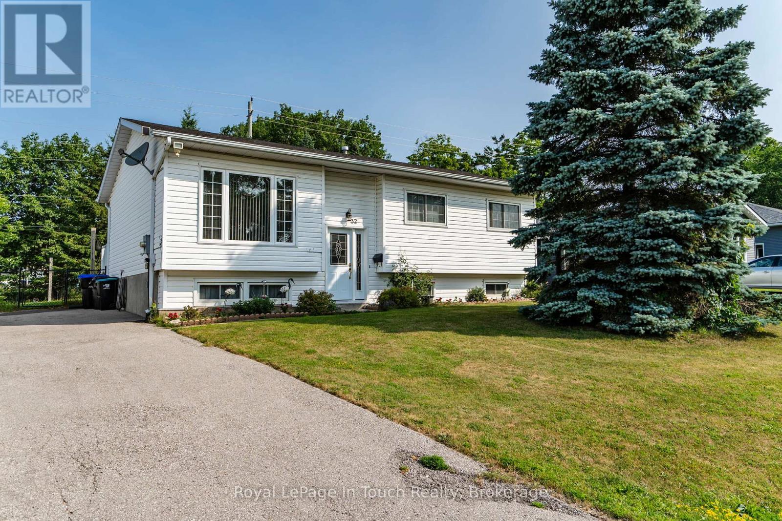 












32 BRIDLE ROAD

,
Penetanguishene,




Ontario
L9M1J5

