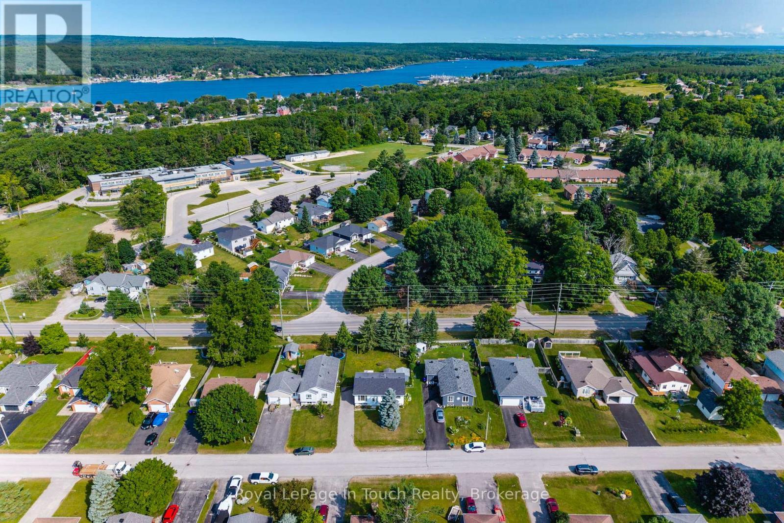 












32 BRIDLE ROAD

,
Penetanguishene,




Ontario
L9M1J5

