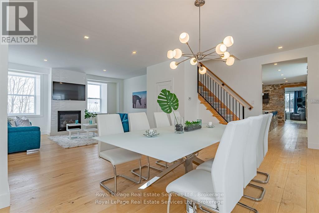 












1748 CENTRE ROAD

,
Hamilton (Carlisle),




Ontario
L8N2Z7

