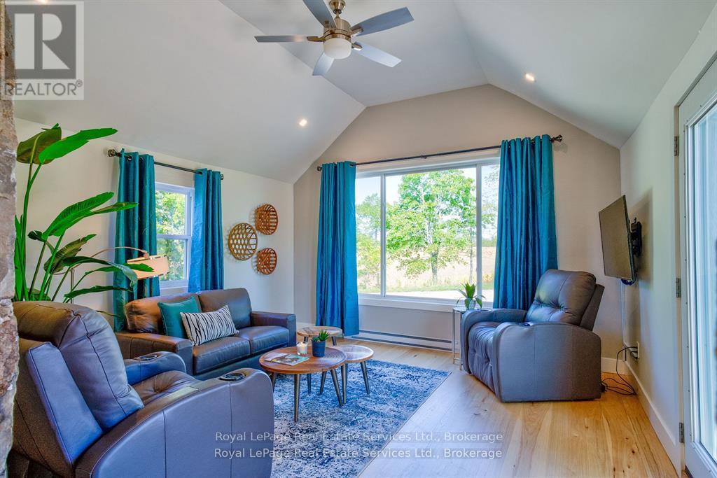 












1748 CENTRE ROAD

,
Hamilton (Carlisle),




Ontario
L8N2Z7

