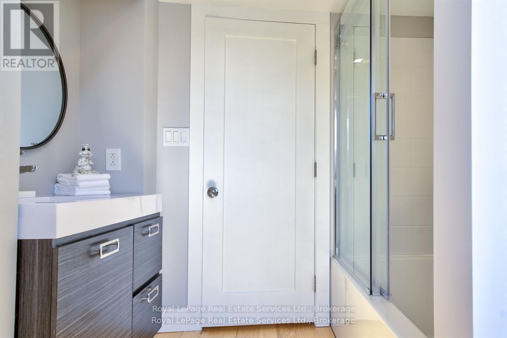












1748 CENTRE ROAD

,
Hamilton (Carlisle),




Ontario
L8N2Z7

