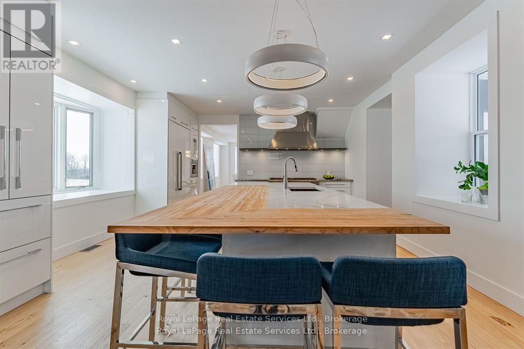 












1748 CENTRE ROAD

,
Hamilton (Carlisle),




Ontario
L8N2Z7

