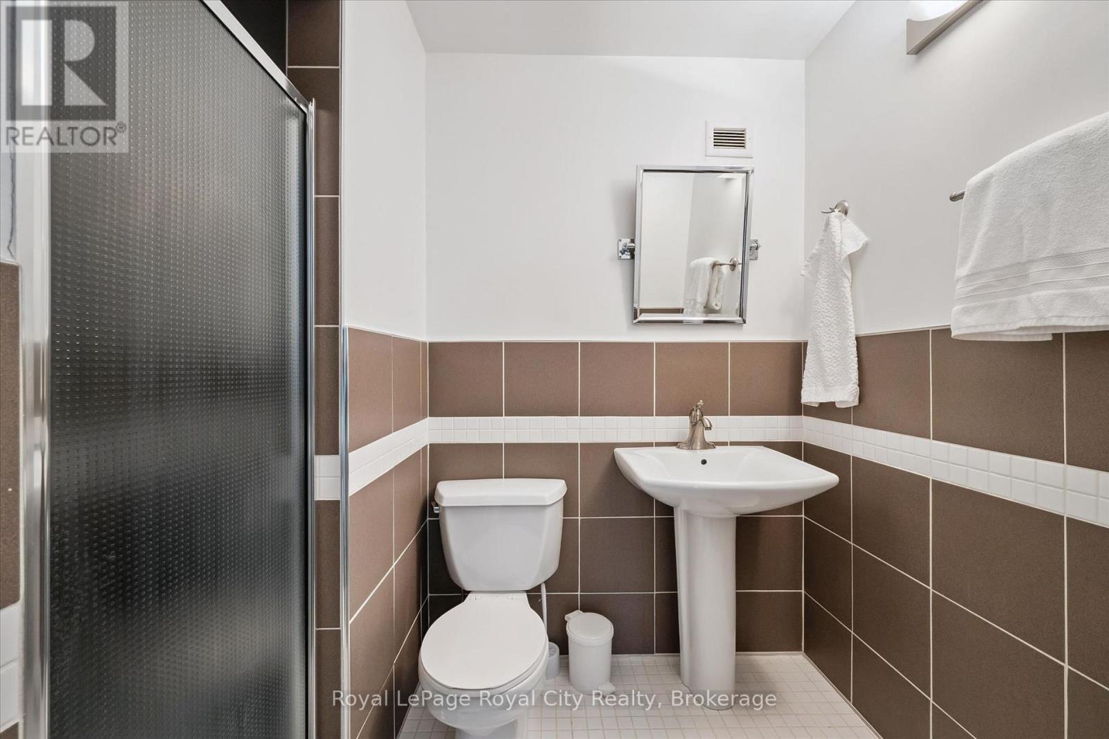 












21 - 295 WATER STREET

,
Guelph (Dovercliffe Park/Old University),




Ontario
N1G2X5

