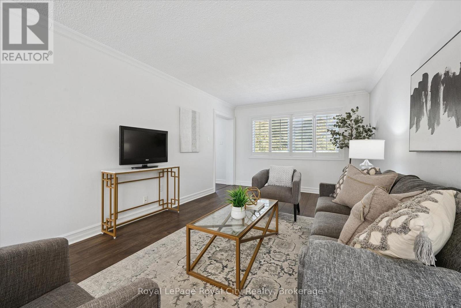 












21 - 295 WATER STREET

,
Guelph (Dovercliffe Park/Old University),




Ontario
N1G2X5

