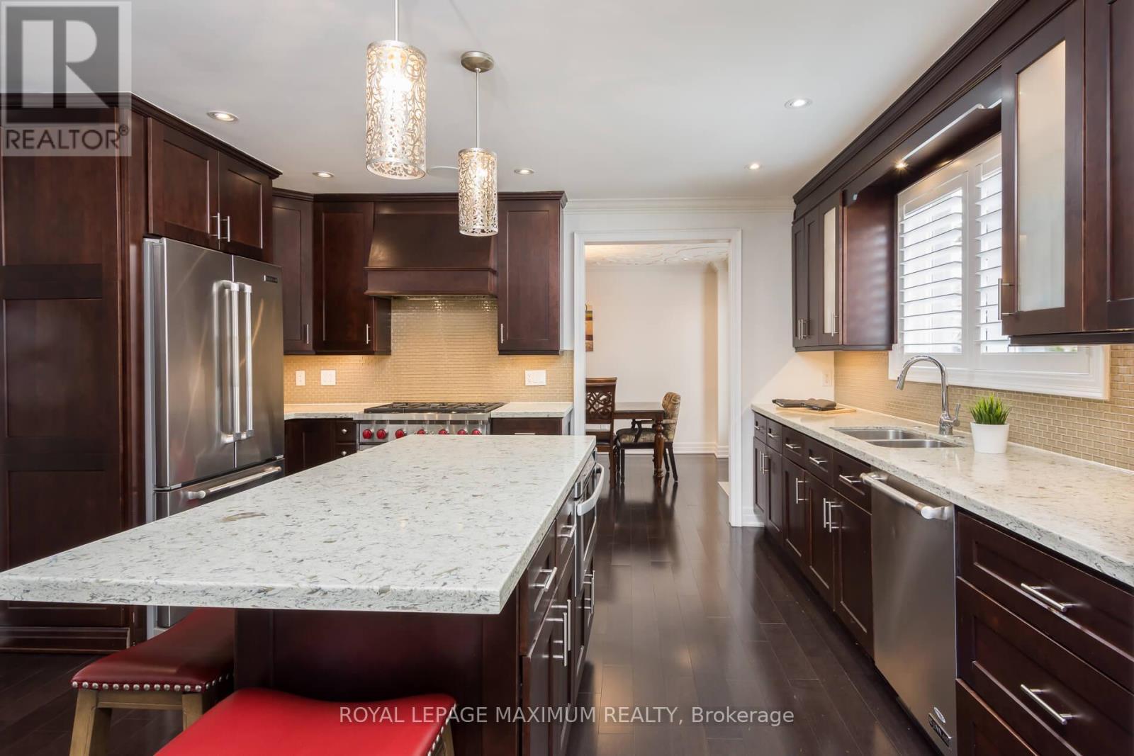 












55 ASHMOUNT CRESCENT

,
Toronto,




Ontario
M9R1C9

