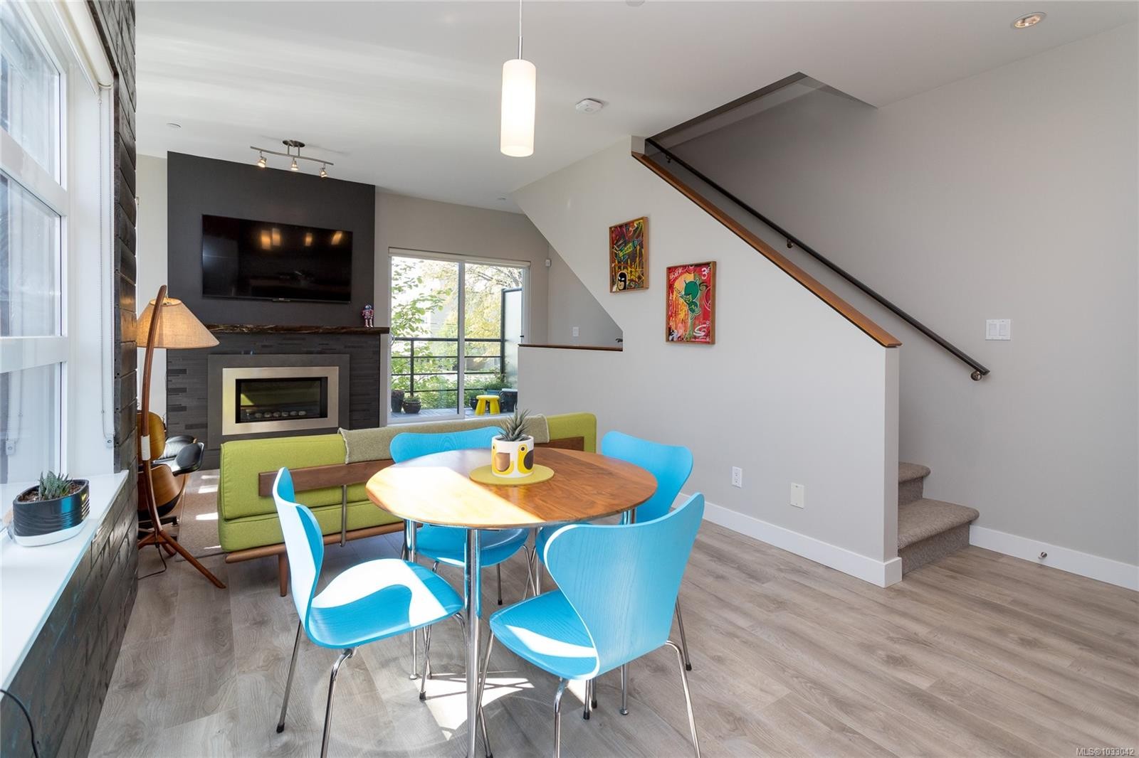 









1137


Meares

St, #5,
Victoria,




BC
V8V 3J9

