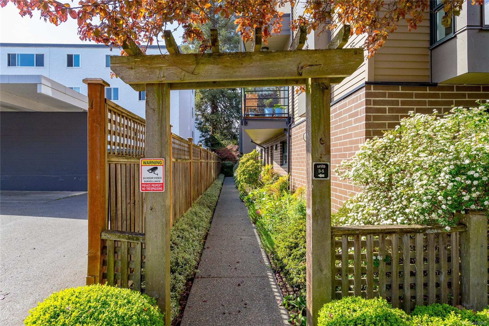 









1137


Meares

St, #5,
Victoria,




BC
V8V 3J9

