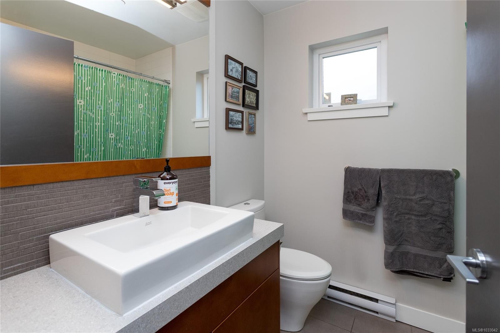 









1137


Meares

St, #5,
Victoria,




BC
V8V 3J9

