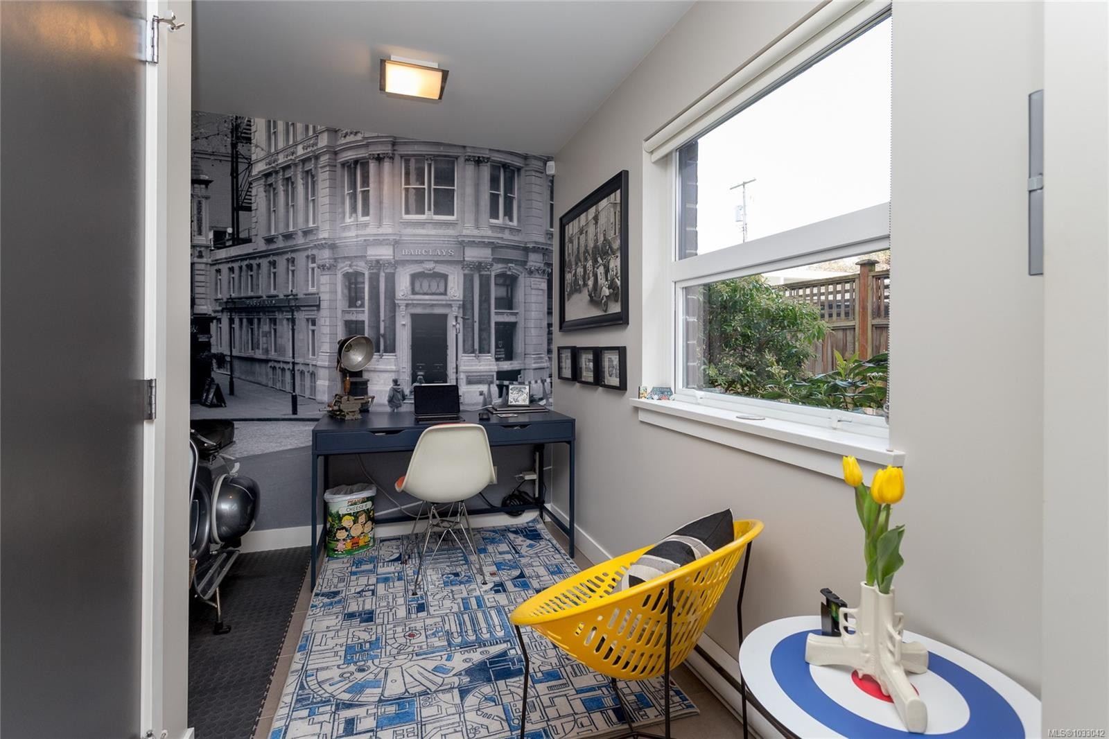 









1137


Meares

St, #5,
Victoria,




BC
V8V 3J9

