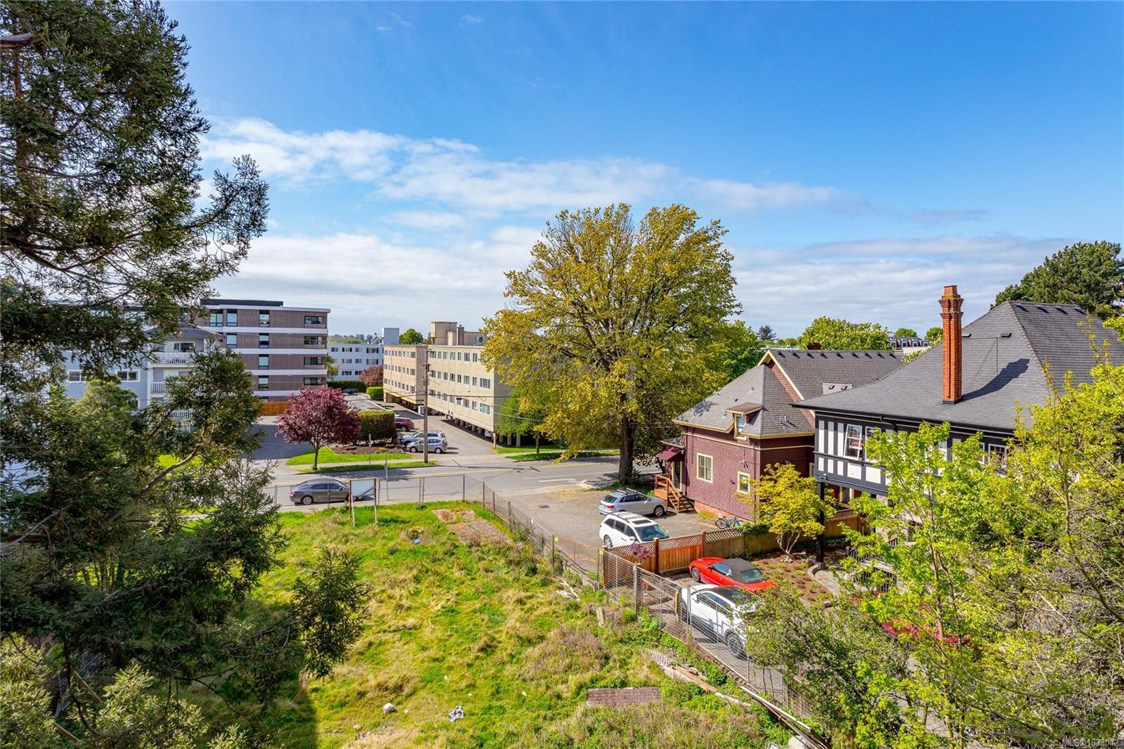 









1137


Meares

St, #5,
Victoria,




BC
V8V 3J9

