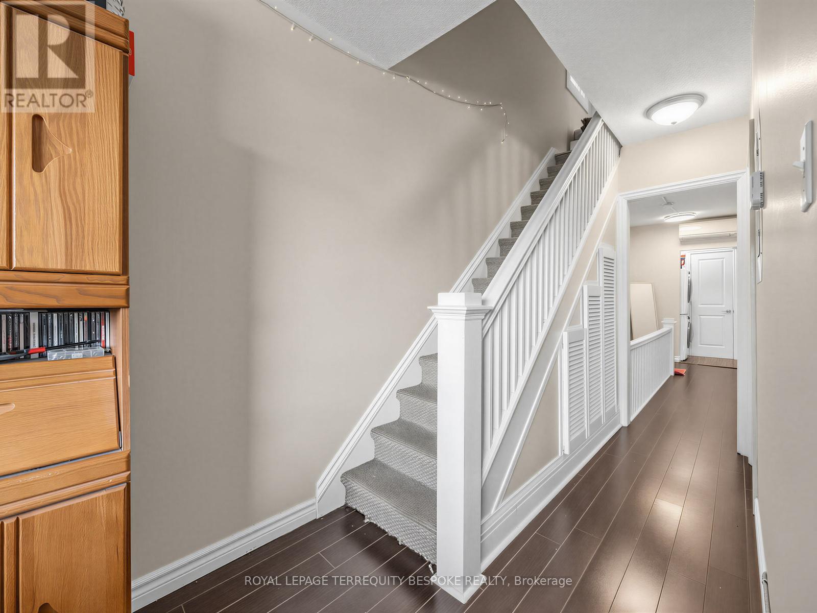 












279 LAUDER AVENUE

,
Toronto,




Ontario
M6E3H5

