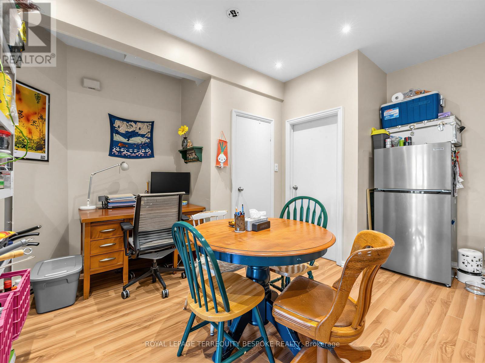 












279 LAUDER AVENUE

,
Toronto,




Ontario
M6E3H5

