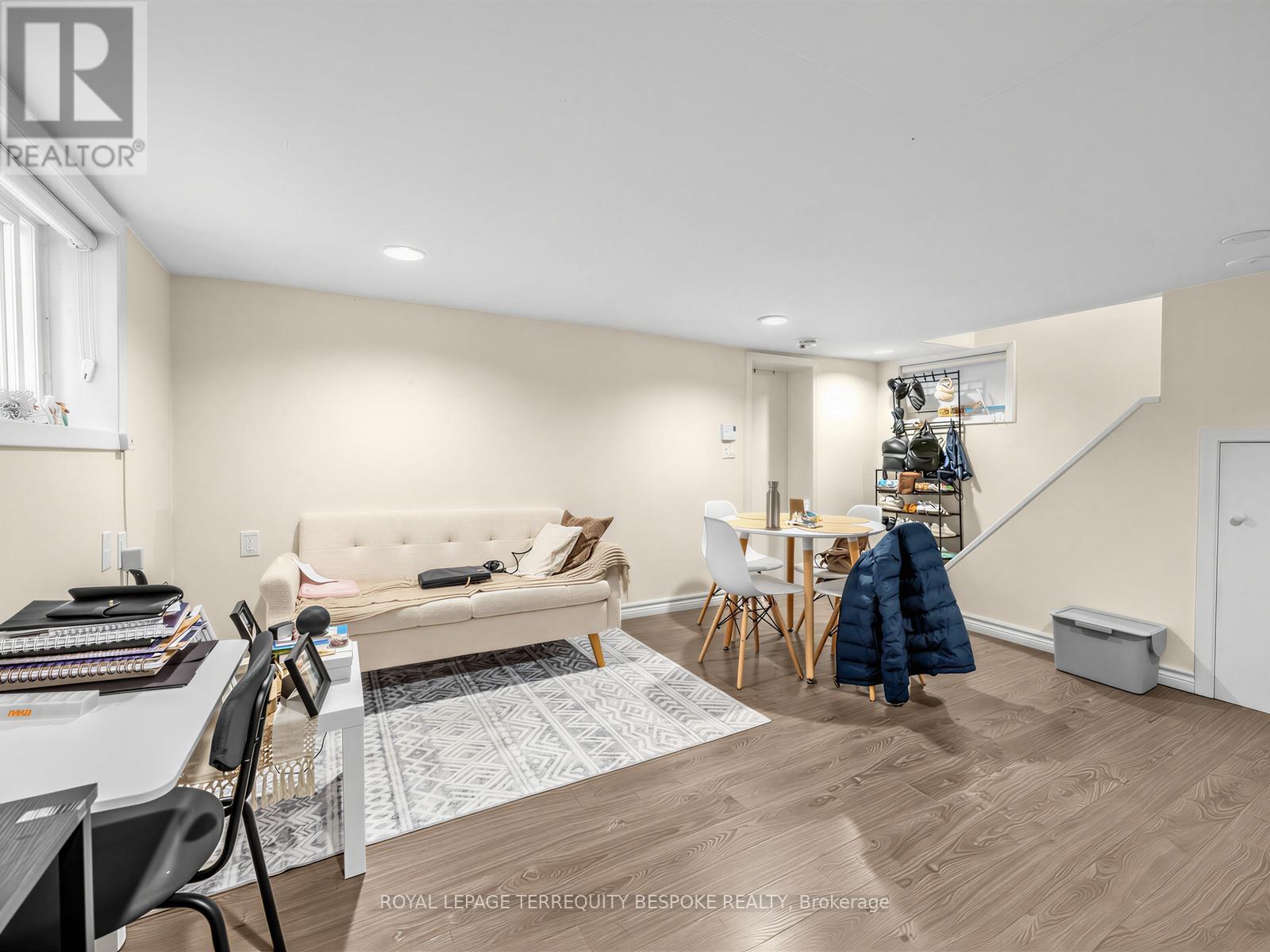 












279 LAUDER AVENUE

,
Toronto,




Ontario
M6E3H5

