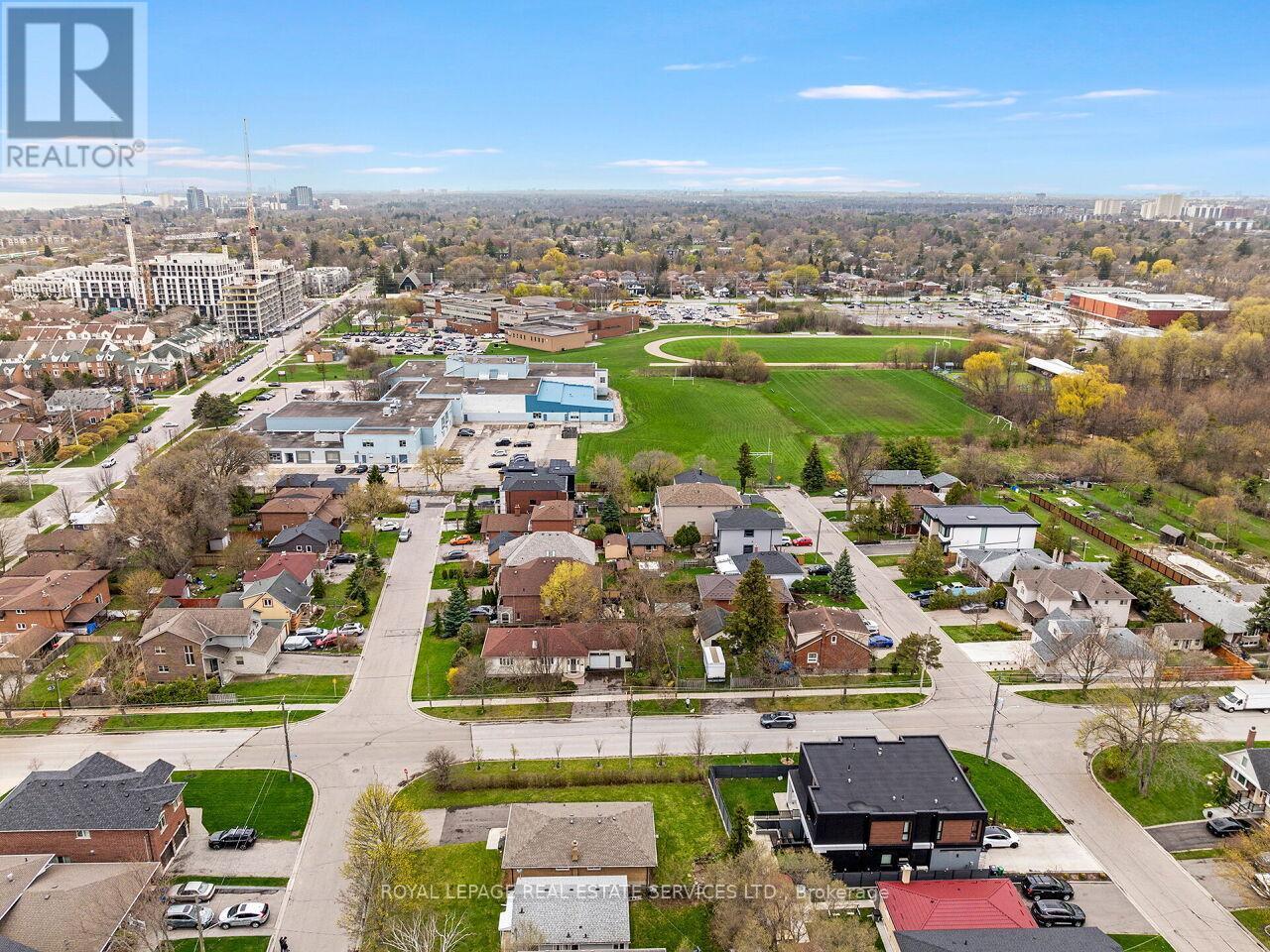 












873 SIXTH STREET

,
Mississauga,




Ontario
L5E1N5

