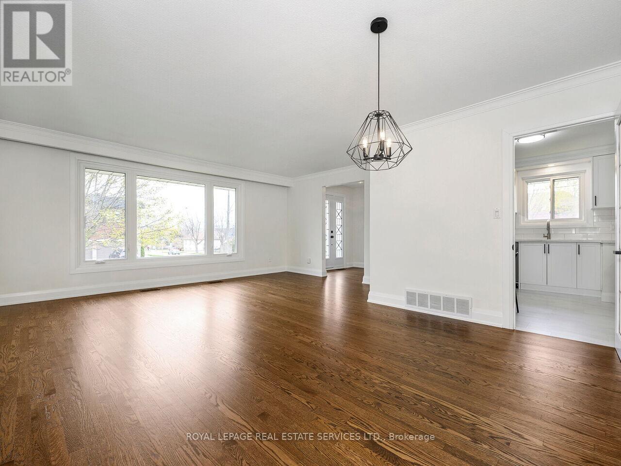 












873 SIXTH STREET

,
Mississauga,




Ontario
L5E1N5

