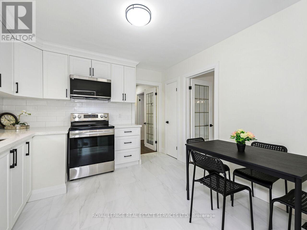 












873 SIXTH STREET

,
Mississauga,




Ontario
L5E1N5


