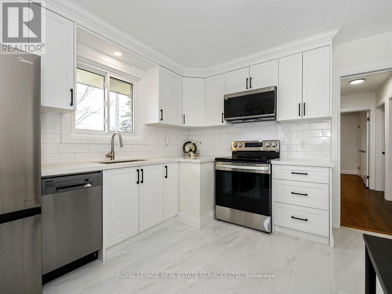 












873 SIXTH STREET

,
Mississauga,




Ontario
L5E1N5

