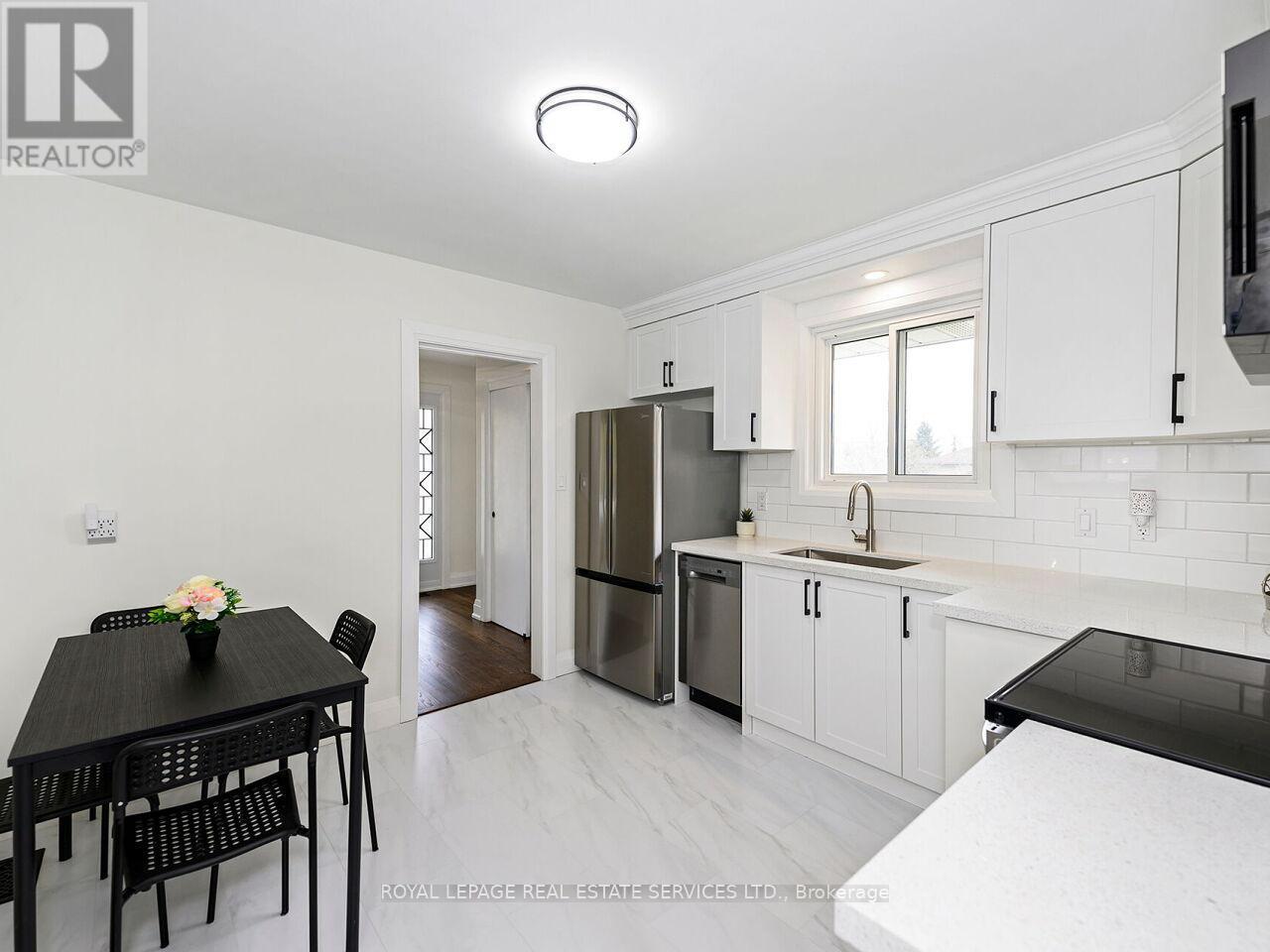












873 SIXTH STREET

,
Mississauga,




Ontario
L5E1N5

