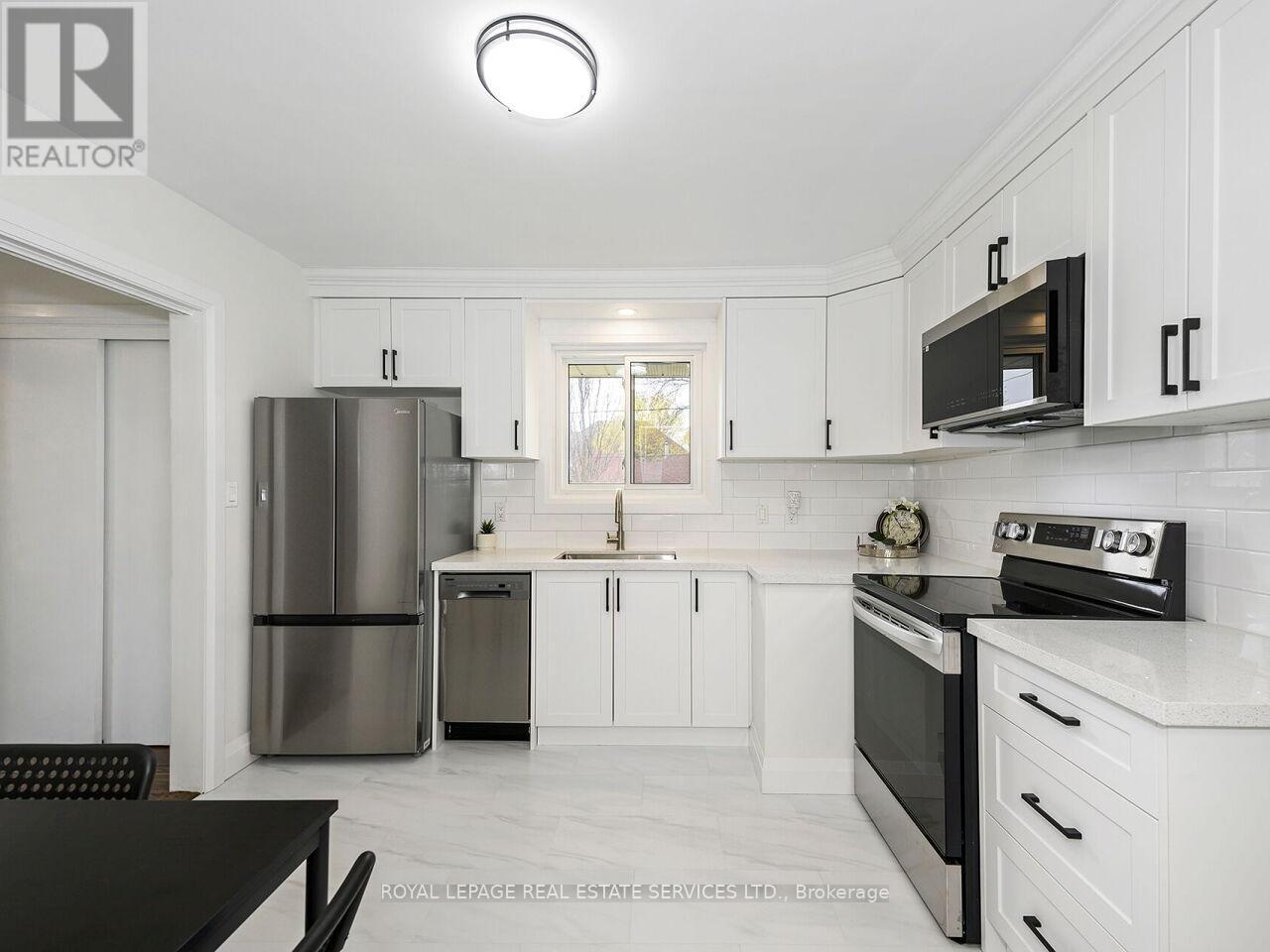 












873 SIXTH STREET

,
Mississauga,




Ontario
L5E1N5

