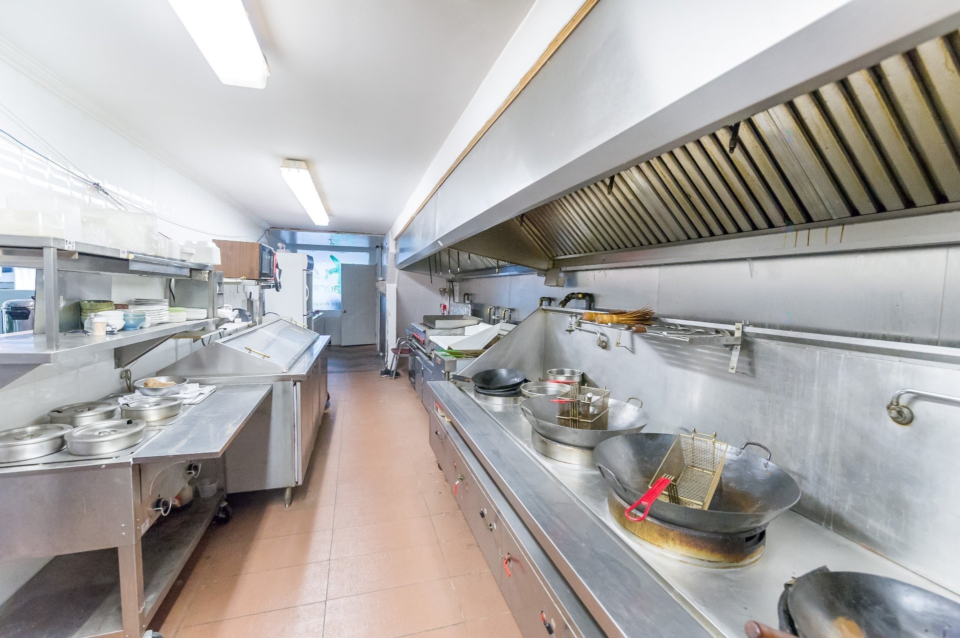 









5558

 - 5564


Grande Allée

,
Longueuil (Saint-Hubert),




QC
J3Y1A8

