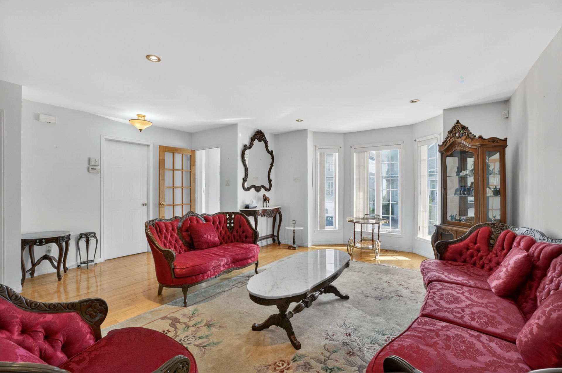 









549


Rue Bisaillon

,
Laval (Sainte-Dorothée),




QC
H7Z3X4

