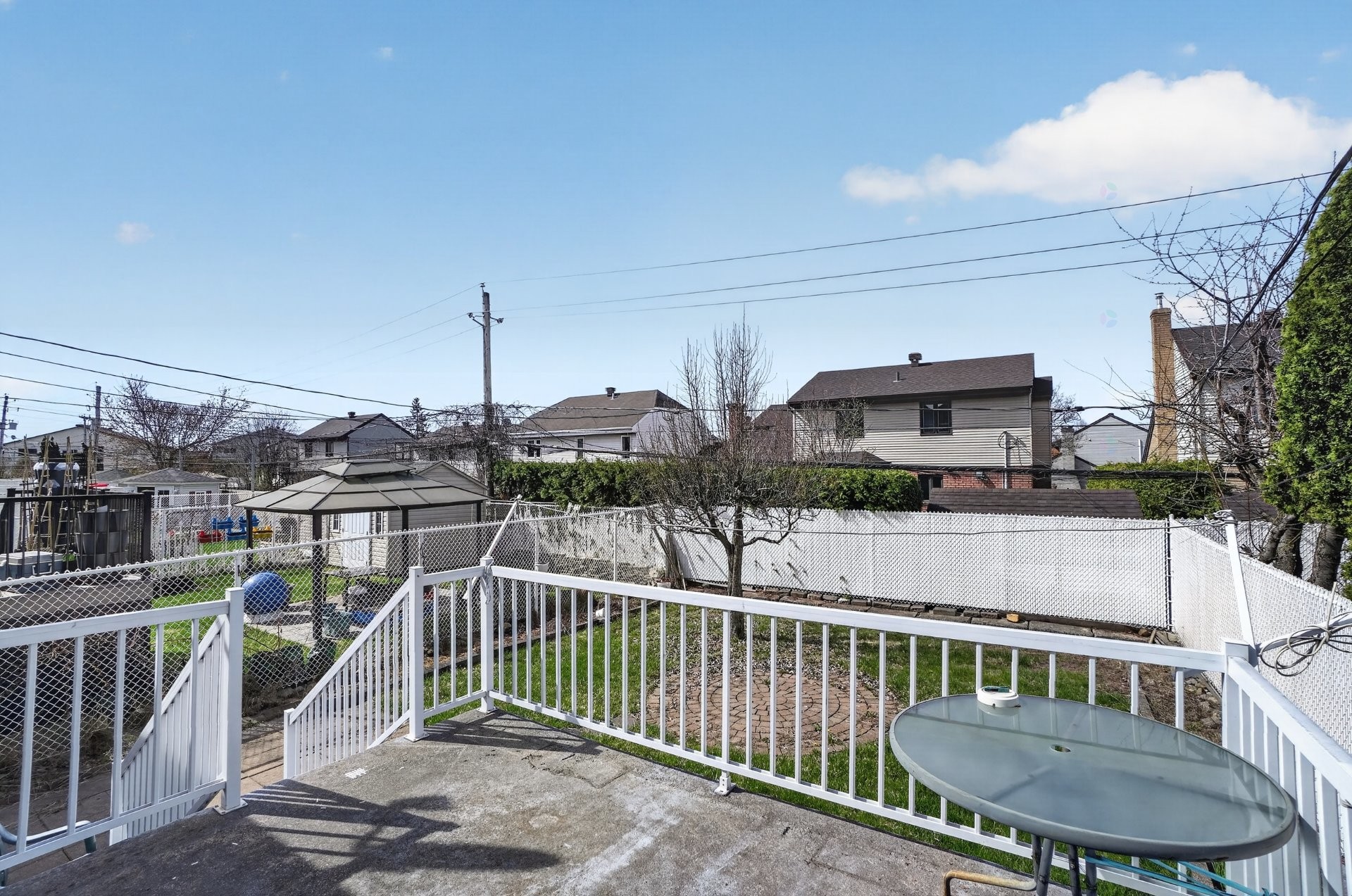 









549


Rue Bisaillon

,
Laval (Sainte-Dorothée),




QC
H7Z3X4

