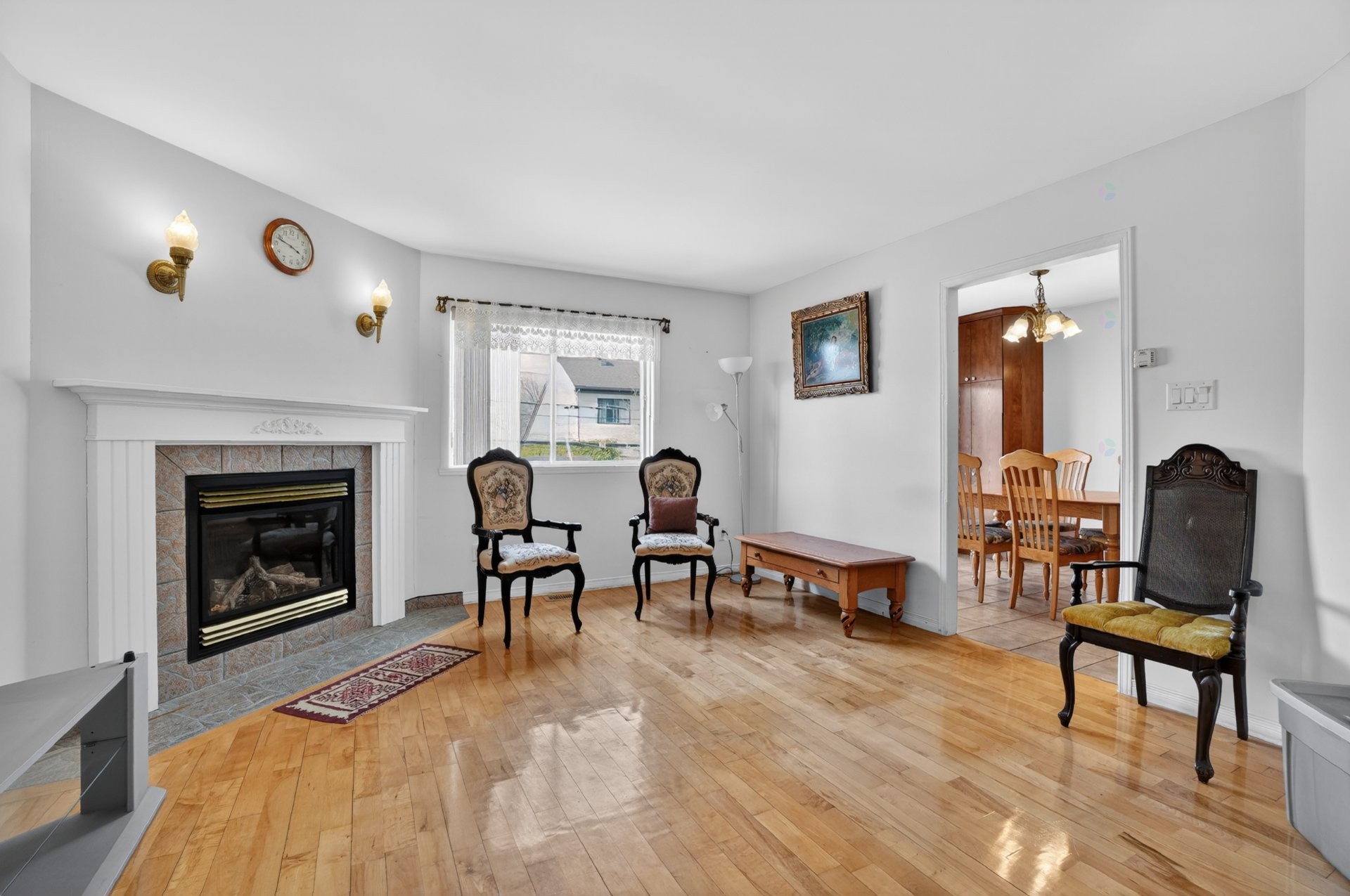 









549


Rue Bisaillon

,
Laval (Sainte-Dorothée),




QC
H7Z3X4

