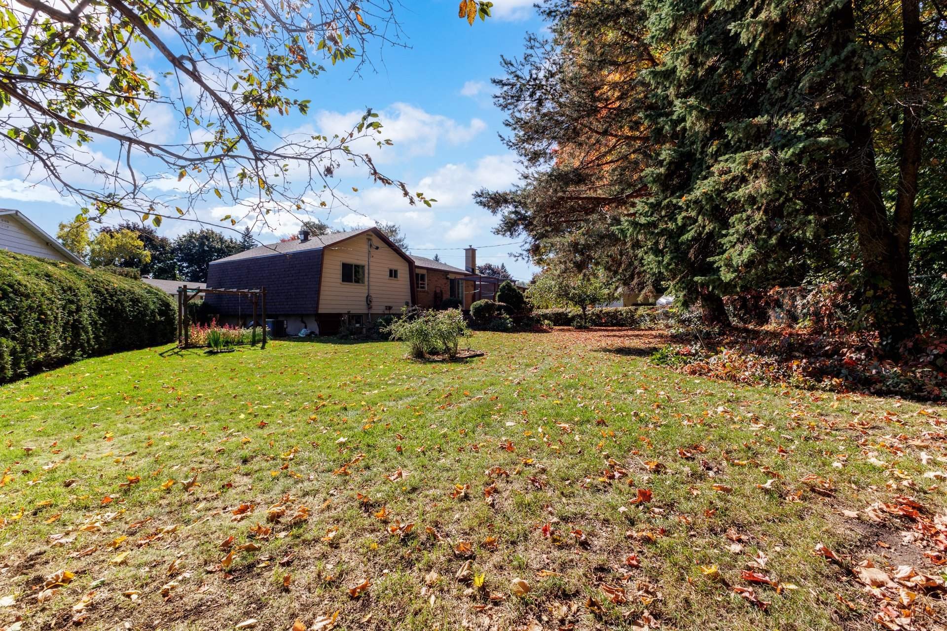 









4076


Rue Kuchiran

,
Montréal (Pierrefonds-Roxboro),




QC
H9H4A9

