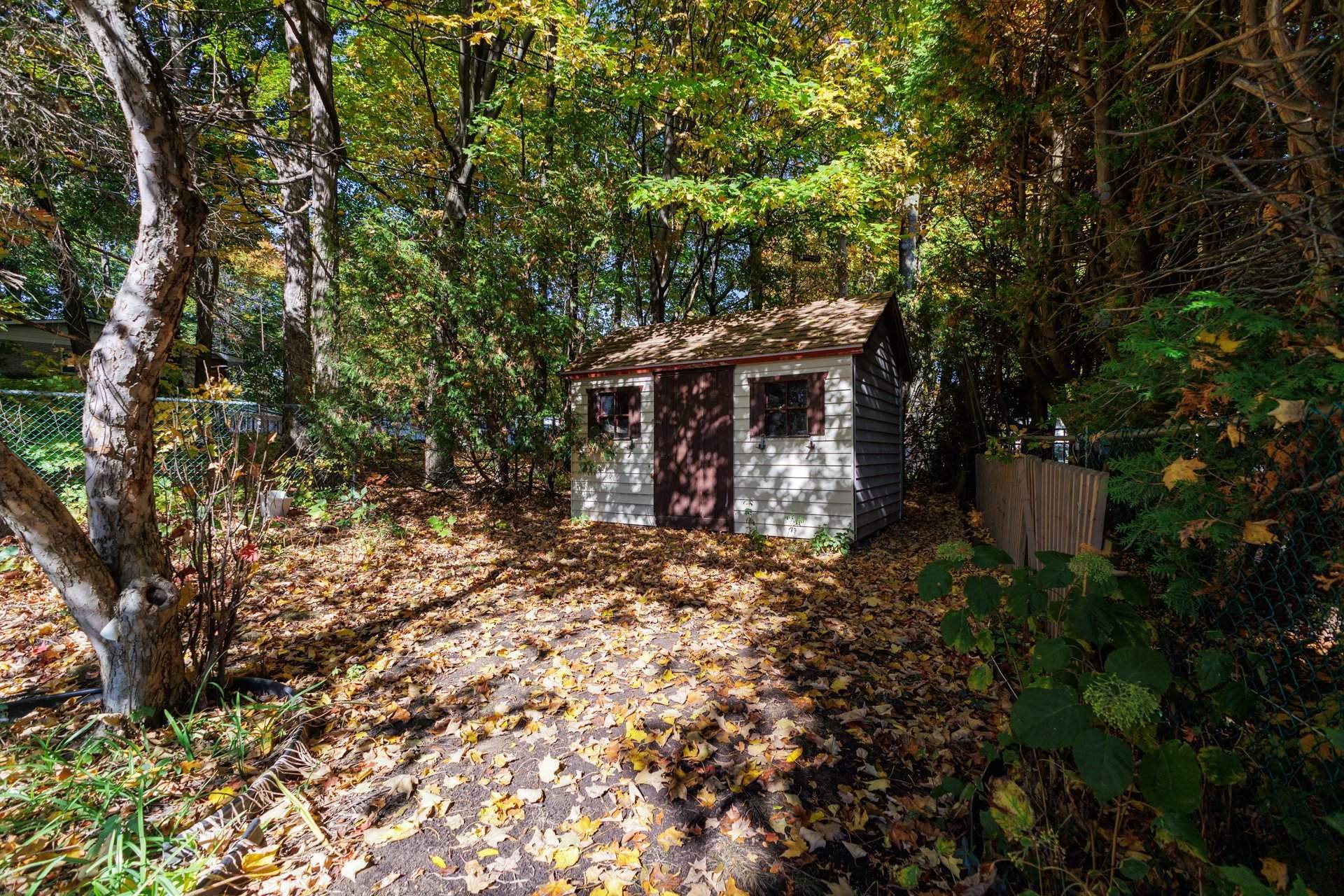 









4076


Rue Kuchiran

,
Montréal (Pierrefonds-Roxboro),




QC
H9H4A9

