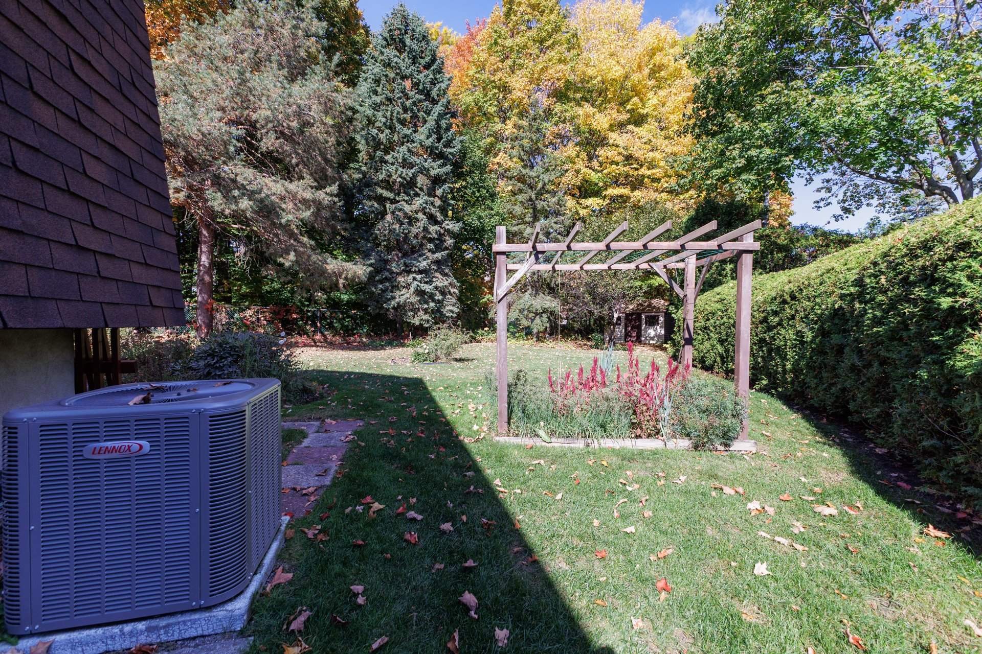 









4076


Rue Kuchiran

,
Montréal (Pierrefonds-Roxboro),




QC
H9H4A9

