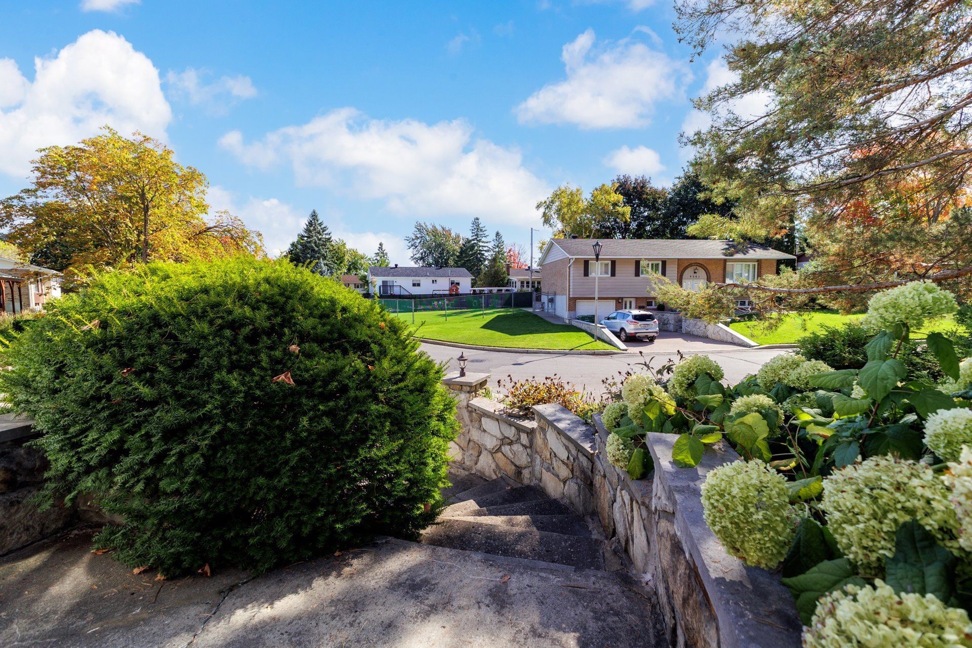 









4076


Rue Kuchiran

,
Montréal (Pierrefonds-Roxboro),




QC
H9H4A9

