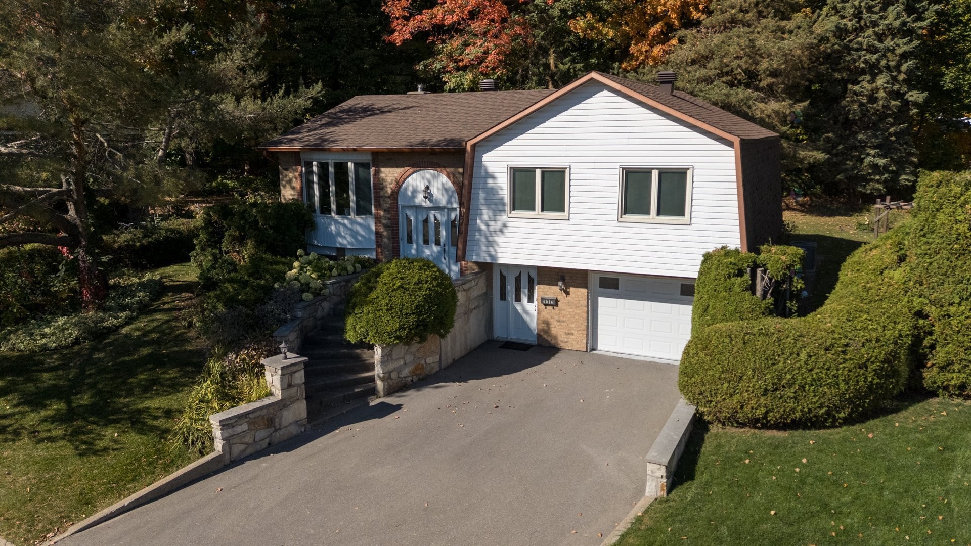 









4076


Rue Kuchiran

,
Montréal (Pierrefonds-Roxboro),




QC
H9H4A9

