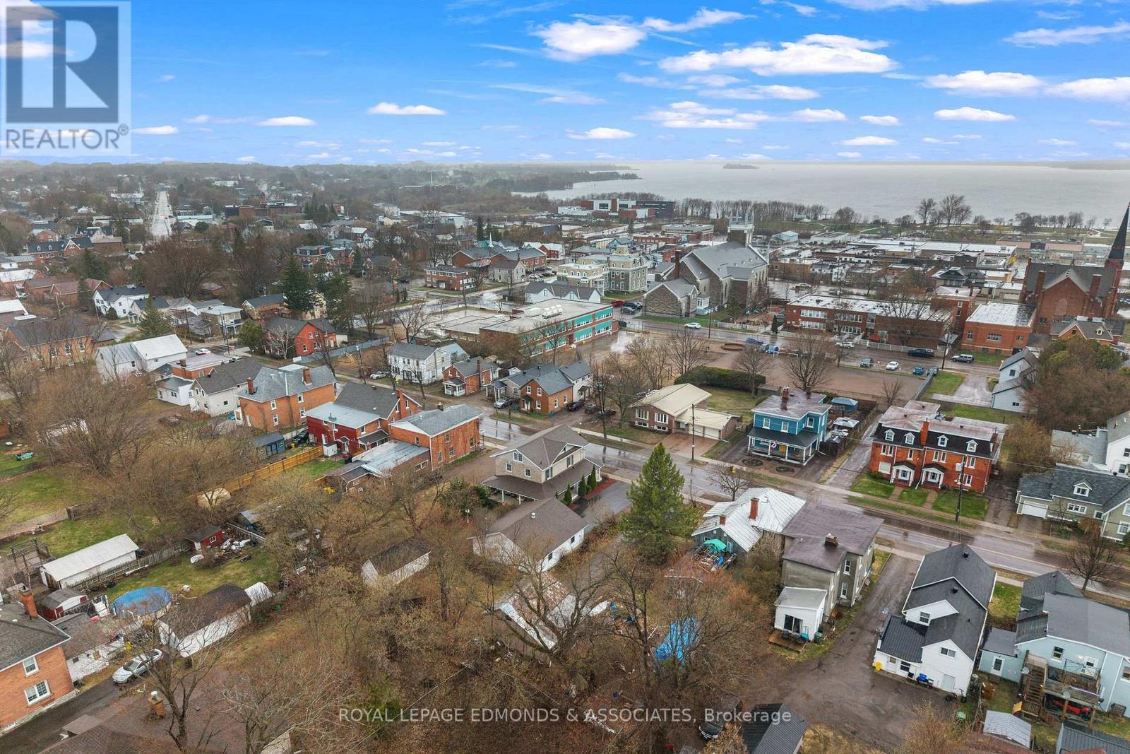 












146 MARY STREET

,
Pembroke,




Ontario
K8A5V6

