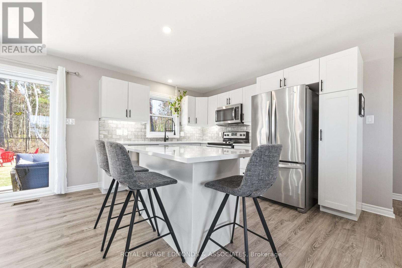 












45 DUSTIN DRIVE

,
Petawawa,




Ontario
K8H0G3


