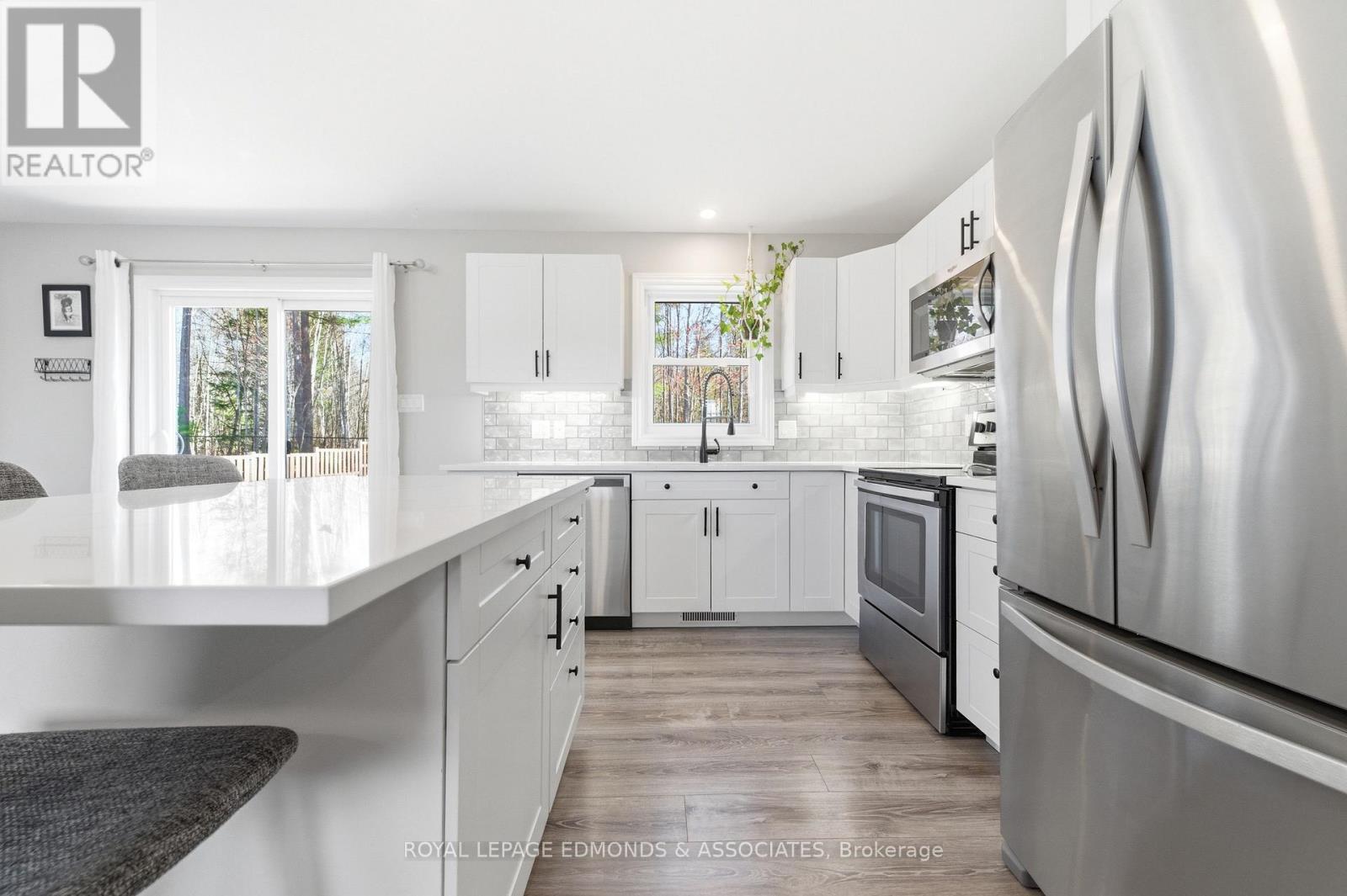 












45 DUSTIN DRIVE

,
Petawawa,




Ontario
K8H0G3

