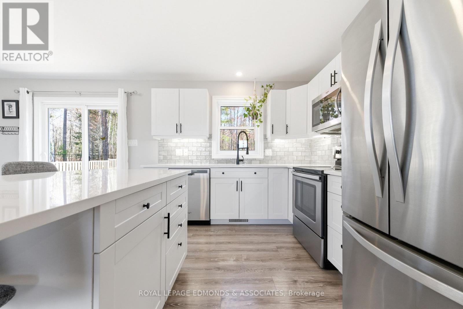 












45 DUSTIN DRIVE

,
Petawawa,




Ontario
K8H0G3


