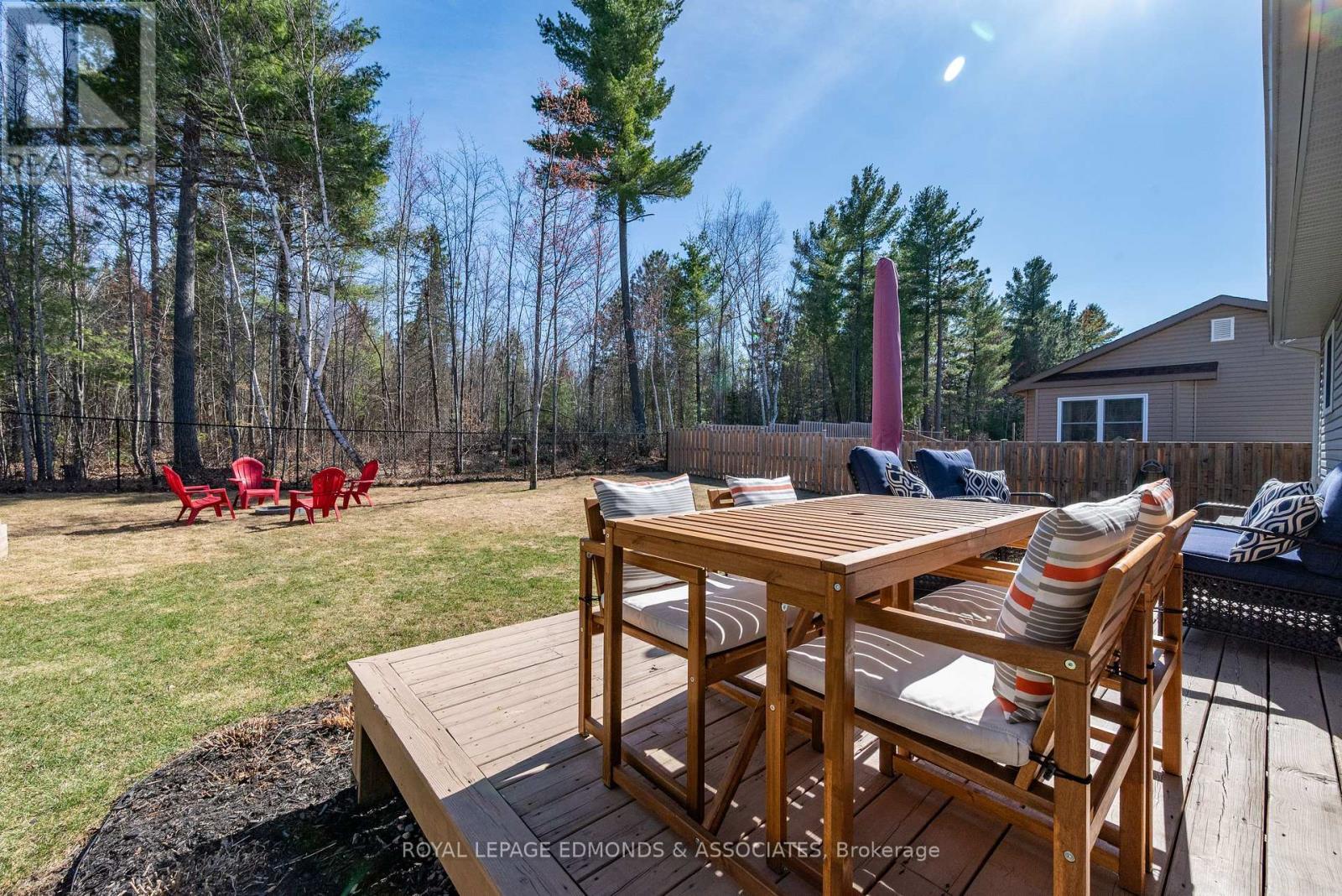 












45 DUSTIN DRIVE

,
Petawawa,




Ontario
K8H0G3

