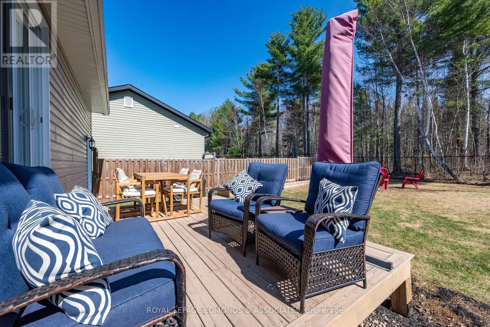 












45 DUSTIN DRIVE

,
Petawawa,




Ontario
K8H0G3

