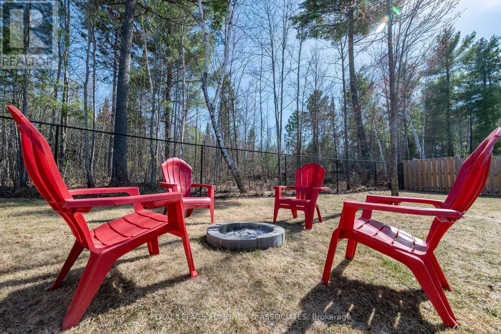 












45 DUSTIN DRIVE

,
Petawawa,




Ontario
K8H0G3

