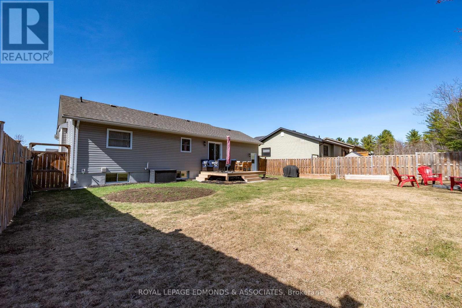 












45 DUSTIN DRIVE

,
Petawawa,




Ontario
K8H0G3

